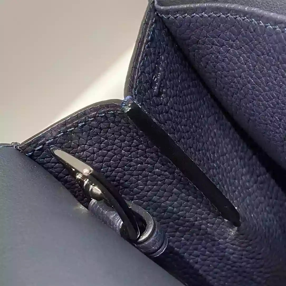 Hermes Halzan 25 Bag in Blue Nuit Clemence Leather – HW094