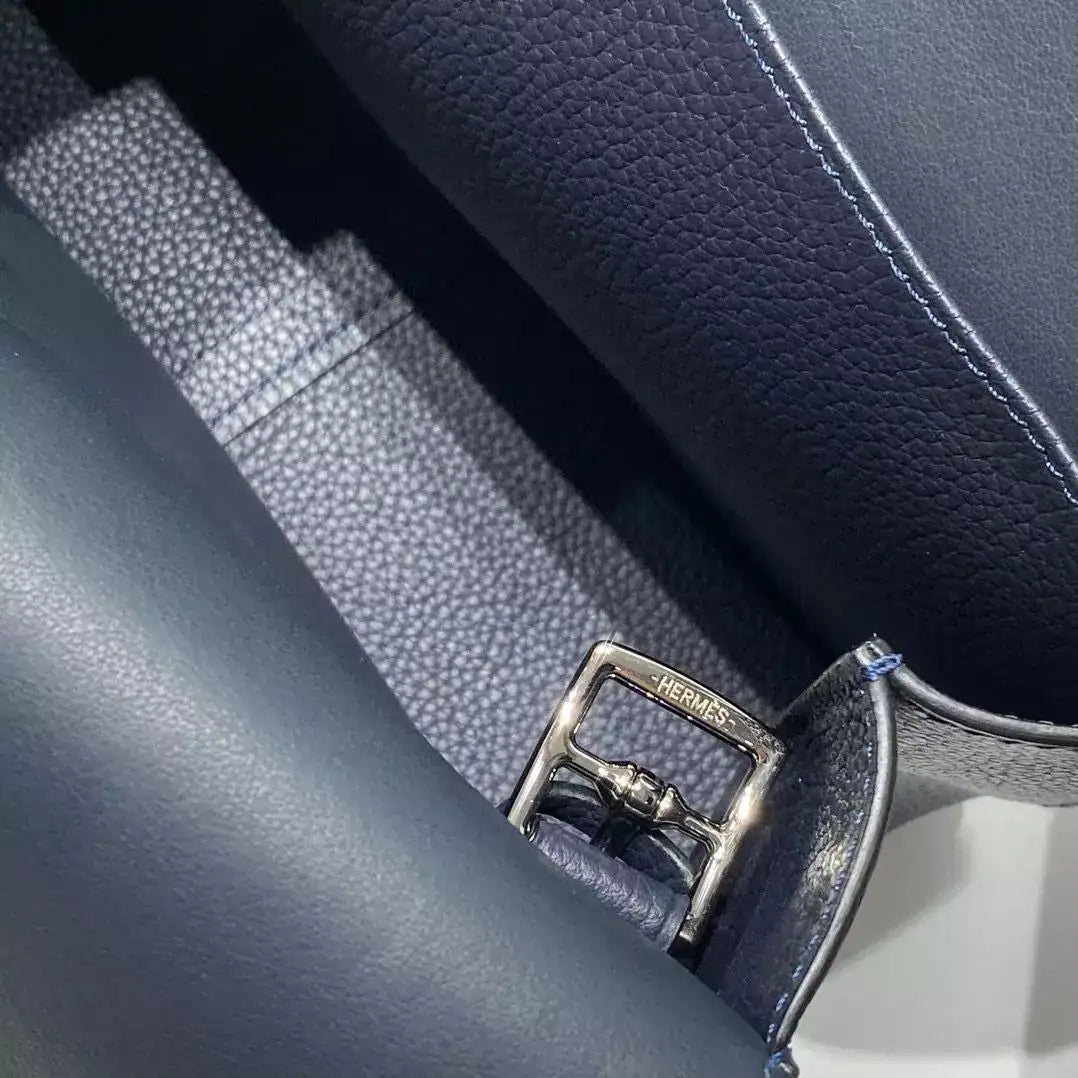 Hermes Halzan 25 Bag in Blue Nuit Clemence Leather – HW094