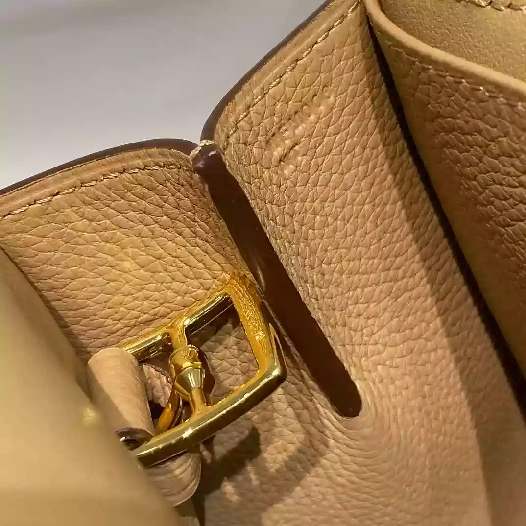 Hermes Halzan 25 Bag in Chai Clemence Leather – HW093