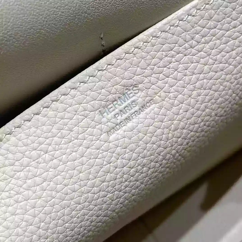 Hermes Halzan 25 Bag in Craie Clemence Leather – HW092