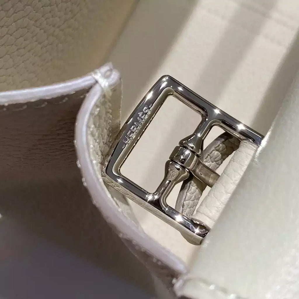 Hermes Halzan 25 Bag in Craie Clemence Leather – HW092
