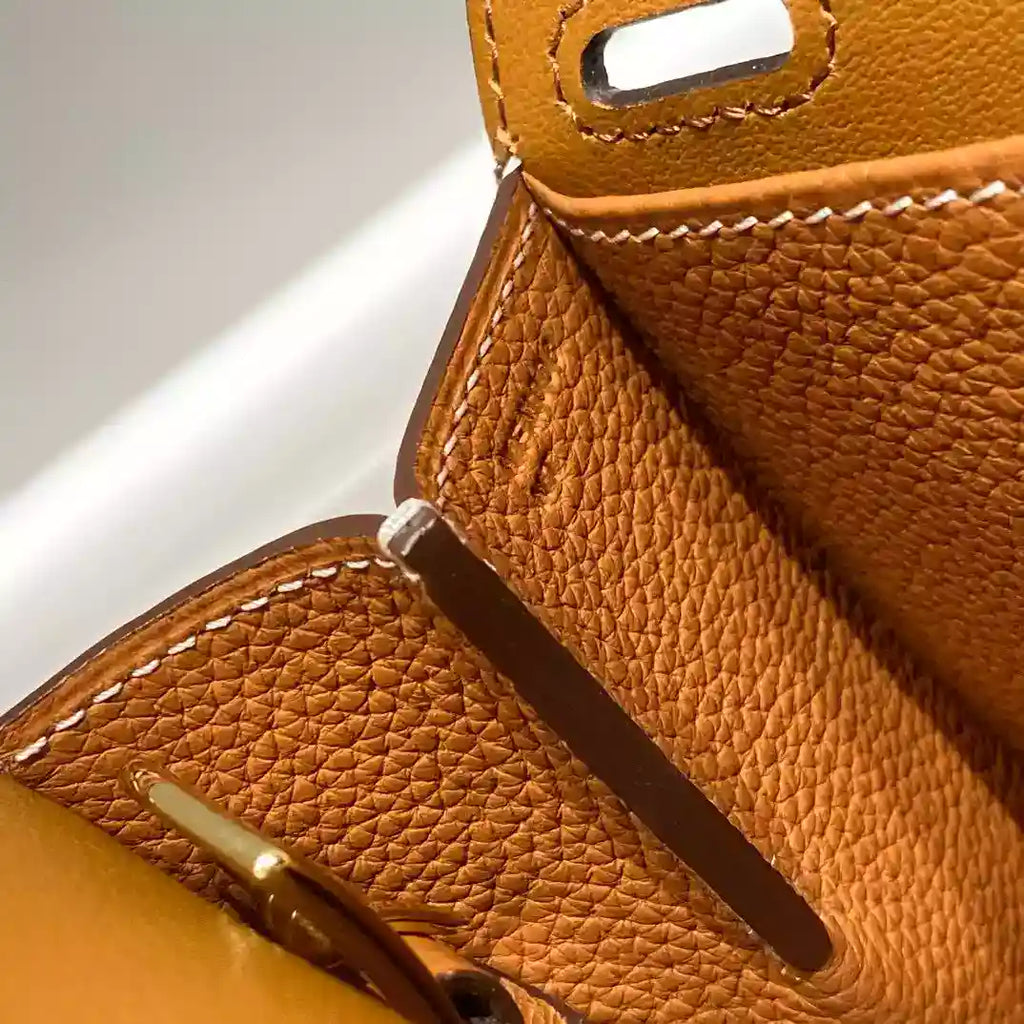 Hermes Halzan 25 Bag in Gold Clemence Leather – HW087
