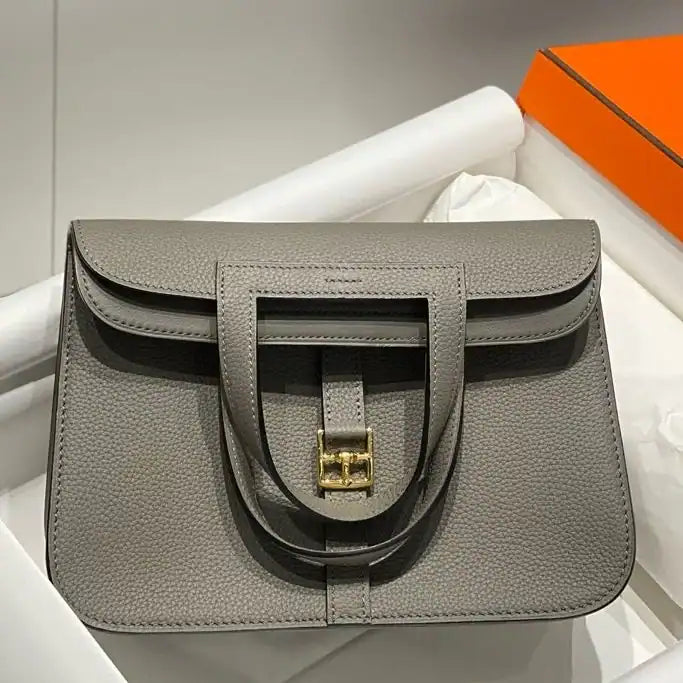 Hermes Halzan 25 Bag in Gris Meyer Clemence Leather – HW090