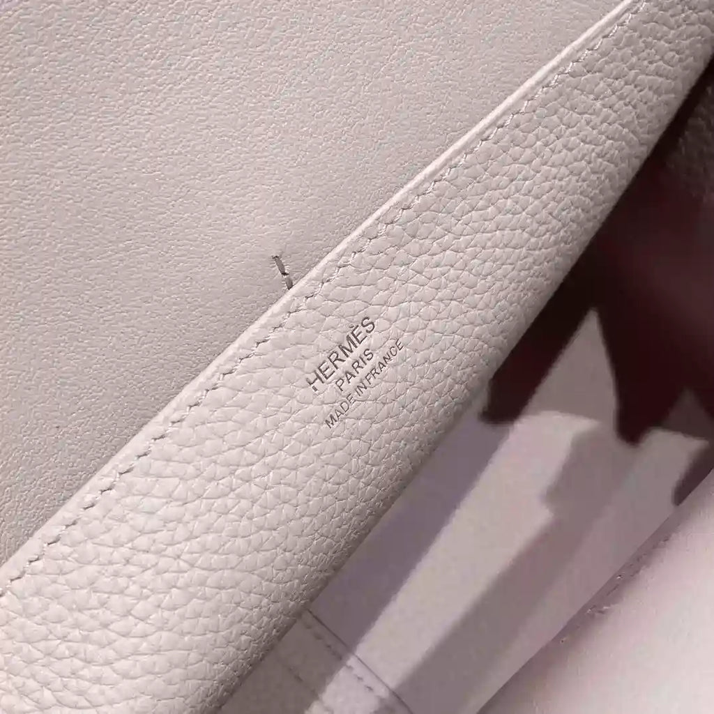 Hermes Halzan 25 Bag in Mauve Pale Clemence Leather – HW084