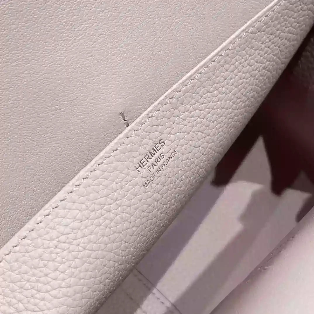 Hermes Halzan 25 Bag in Mauve Pale Clemence Leather – HW084