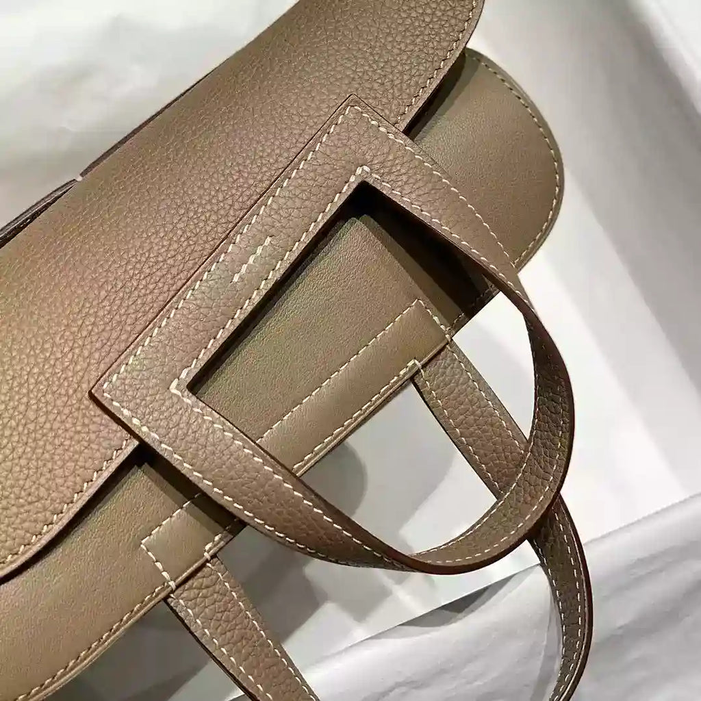 Hermes Halzan 25 Bag in Taupe Clemence Leather – HW085