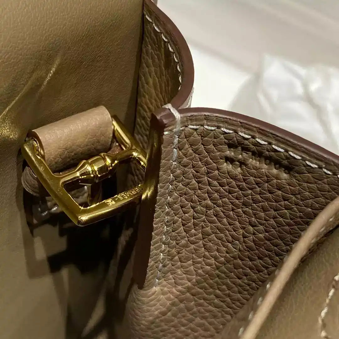 Hermes Halzan 25 Bag in Taupe Clemence Leather – HW085