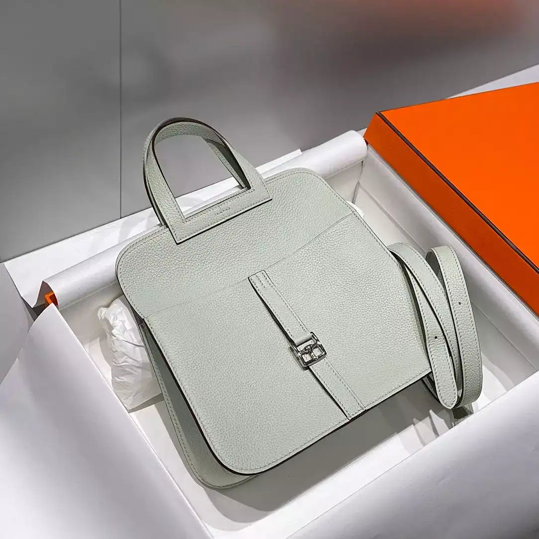 Hermes Halzan 25 Bag in Vert Fizz Clemence Leather – HW086
