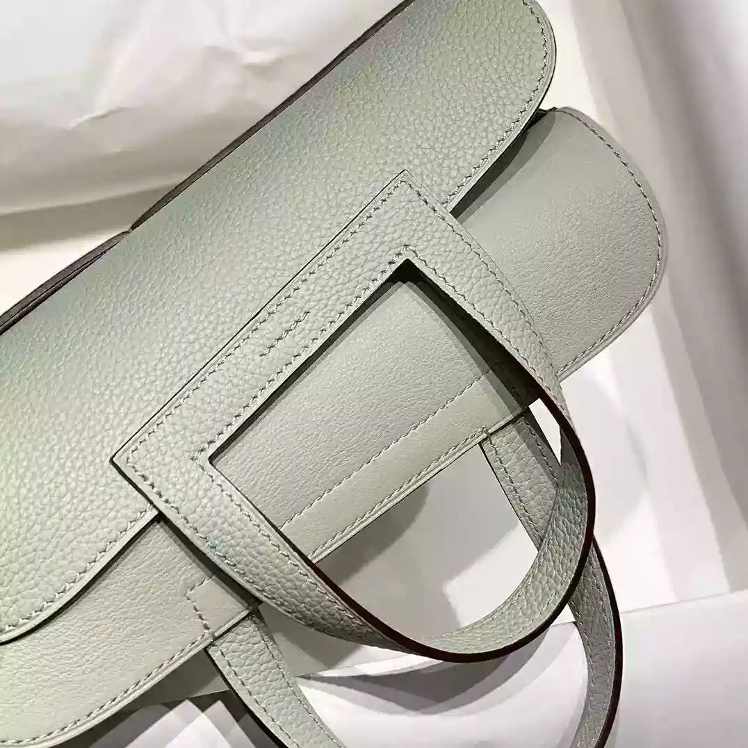 Hermes Halzan 25 Bag in Vert Fizz Clemence Leather – HW086