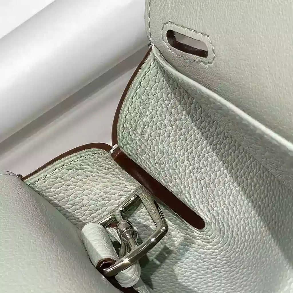 Hermes Halzan 25 Bag in Vert Fizz Clemence Leather – HW086