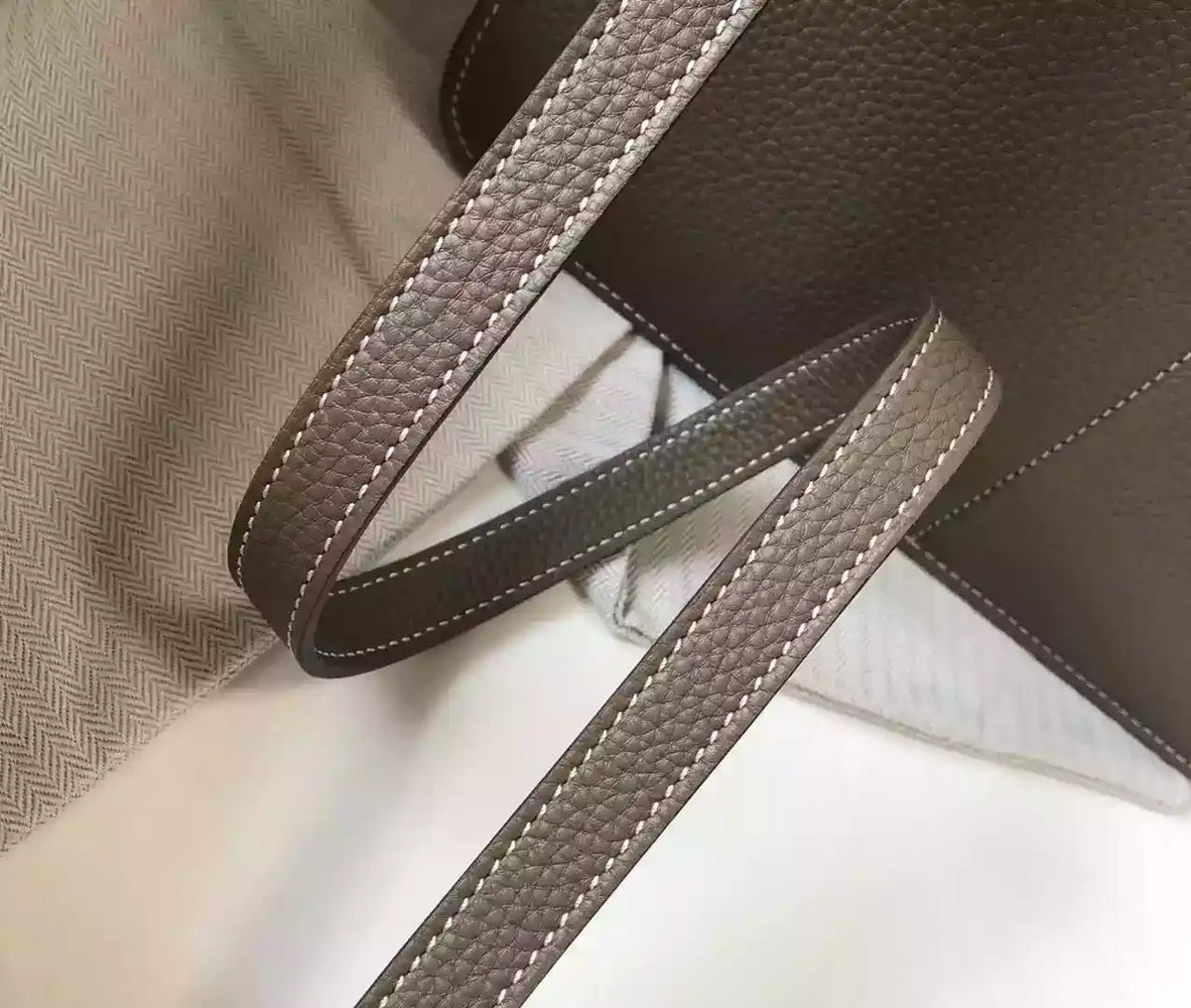 Hermes Halzan 31cm Bag In Taupe Clemence Leather – HW097