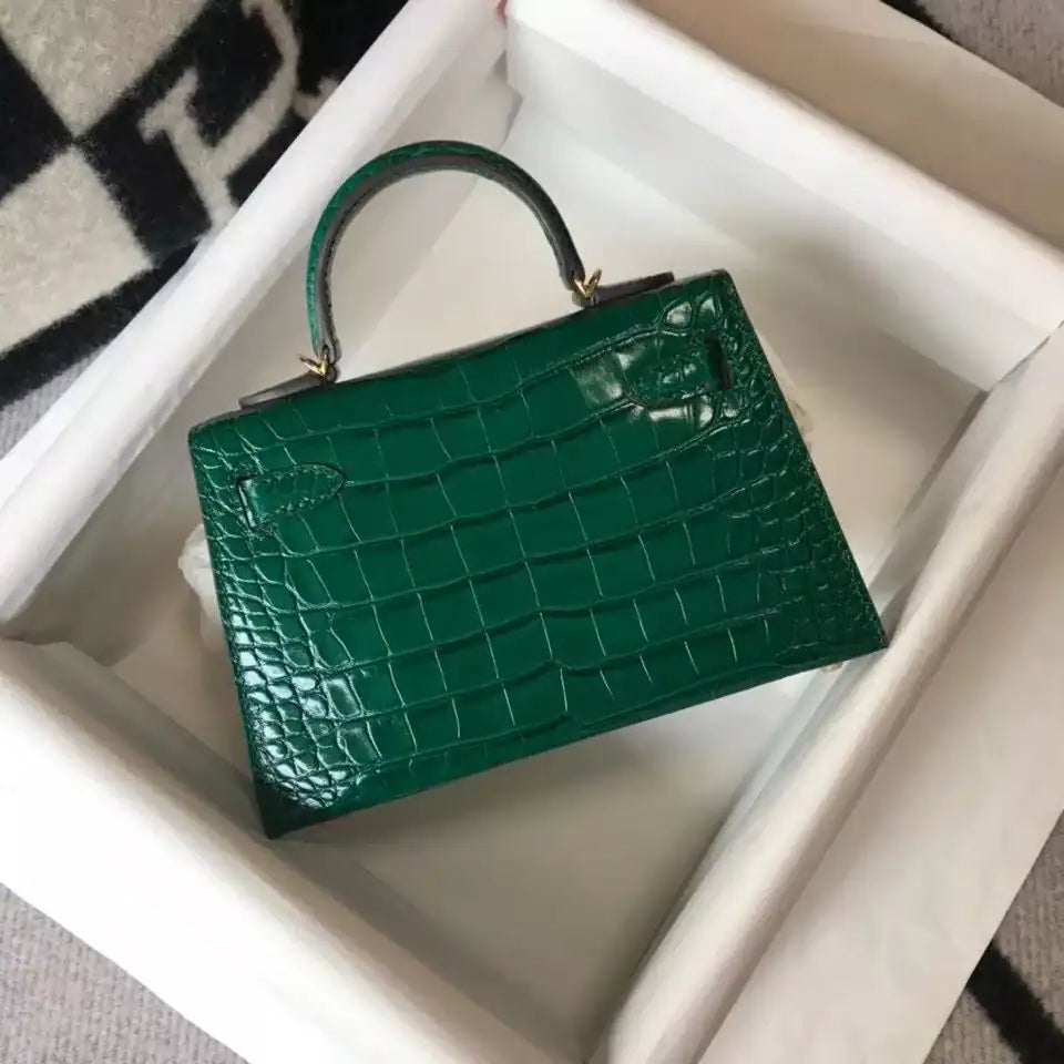 Hermes Kelly Mini II Bag In Green Embossed Crocodile Leather – HW130