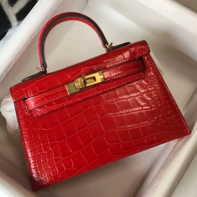 Hermes Kelly Mini II Bag In Red Embossed Crocodile Leather – HW134