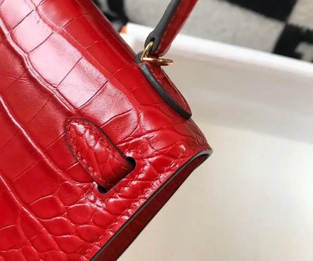 Hermes Kelly Mini II Bag In Red Embossed Crocodile Leather – HW134