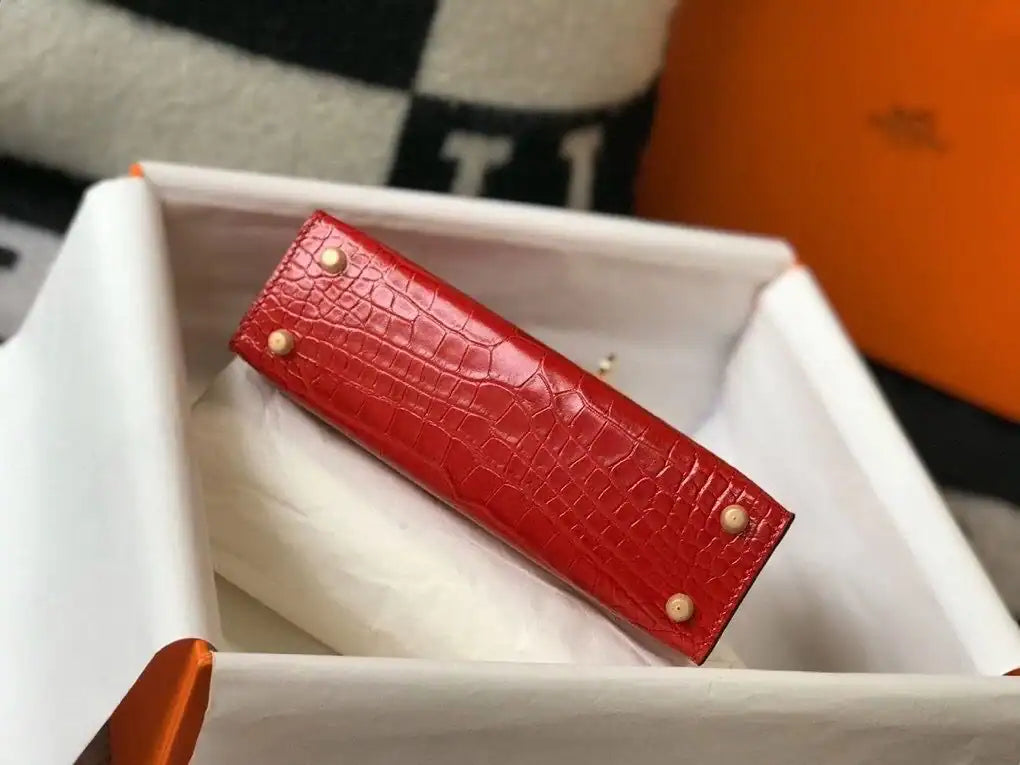 Hermes Kelly Mini II Bag In Red Embossed Crocodile Leather – HW134