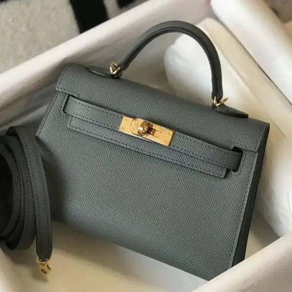 Hermes Kelly Mini II Bag In Vert Amande Epsom Leather GHW – HW114