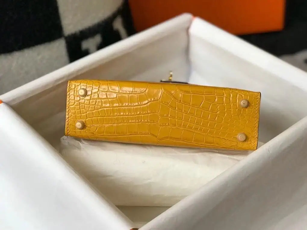 Hermes Kelly Mini II Bag In Yellow Embossed Crocodile Leather – HW128