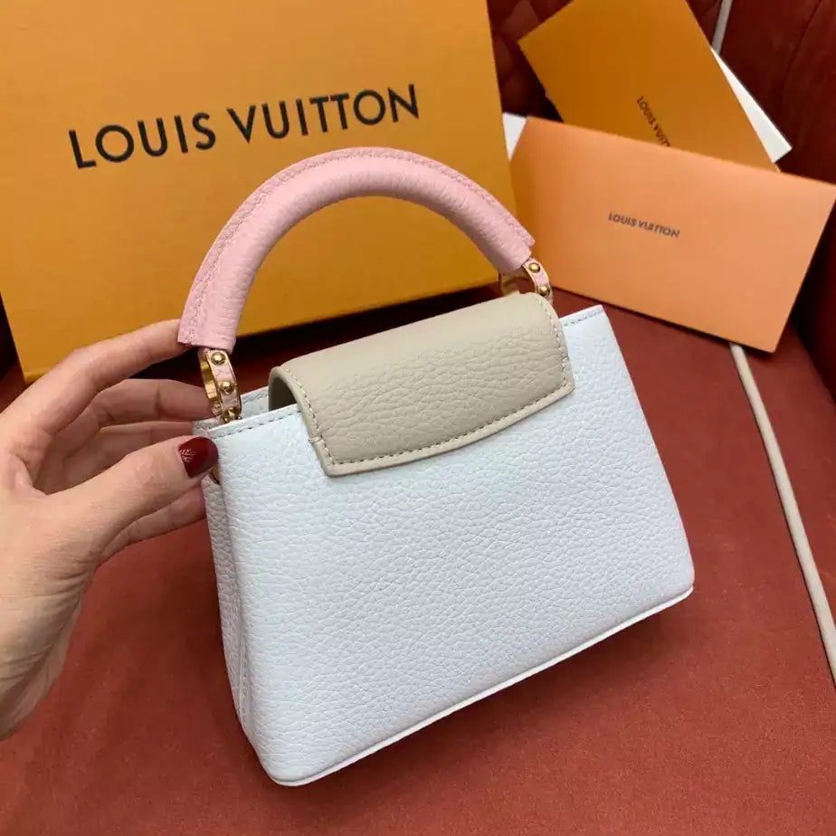 Louis Vuitton Capucines BB Handbag – LW470