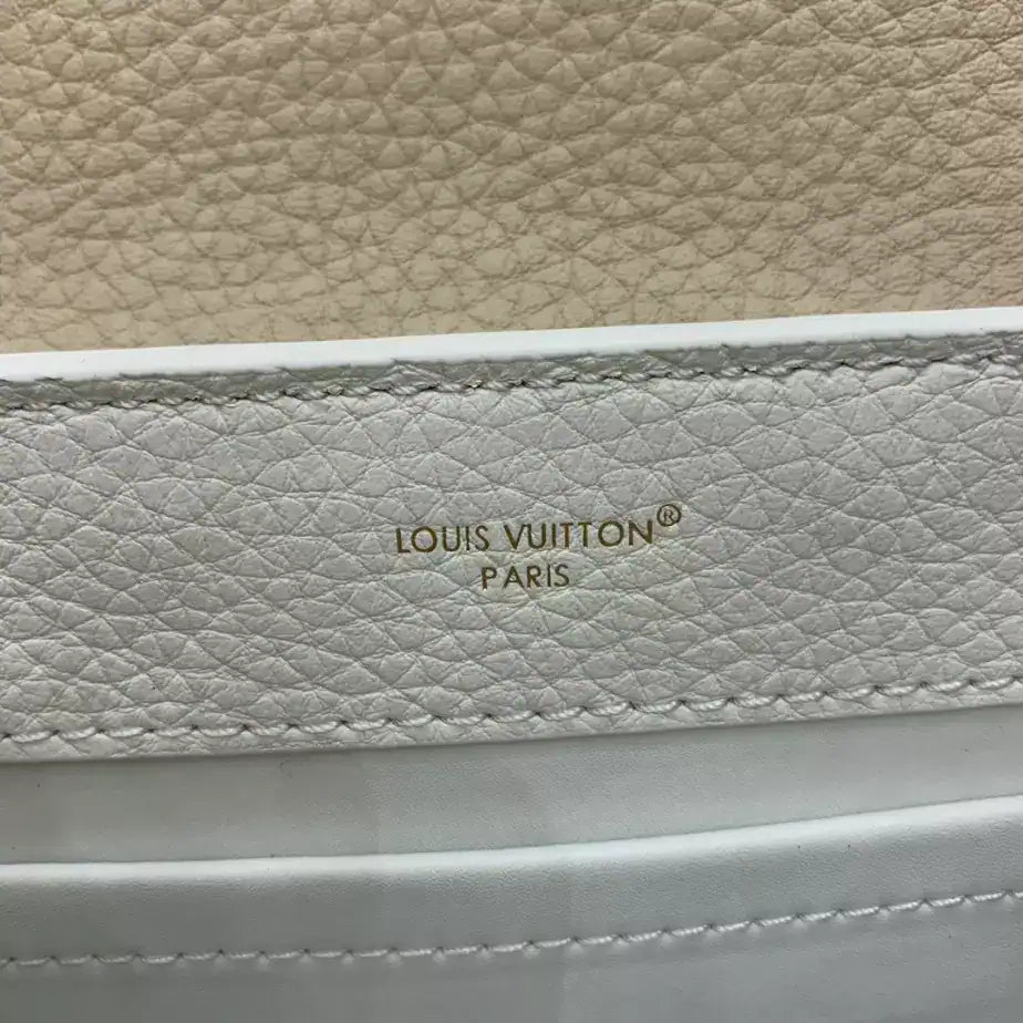 Louis Vuitton Capucines BB Handbag – LW470