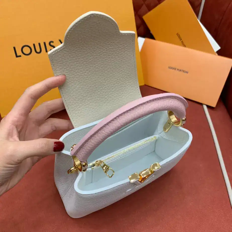 Louis Vuitton Capucines BB Handbag – LW470