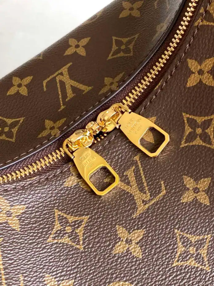 Louis Vuitton Slouchy MM – LW462