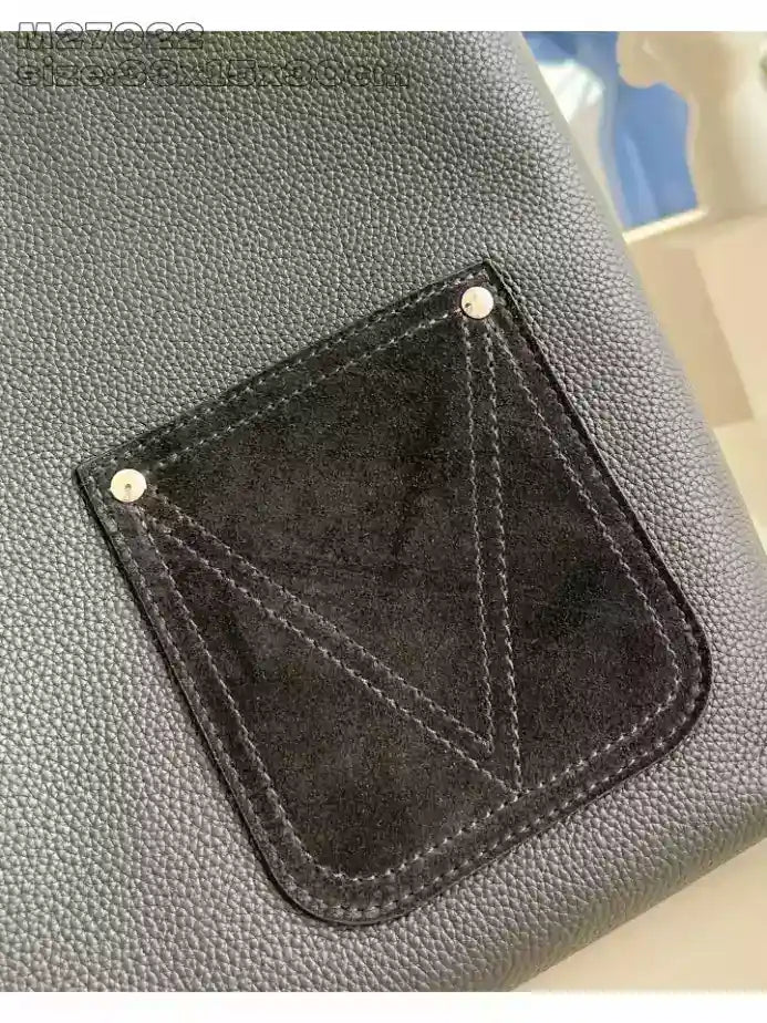 Louis Vuitton Verso Tote Bag – LW459