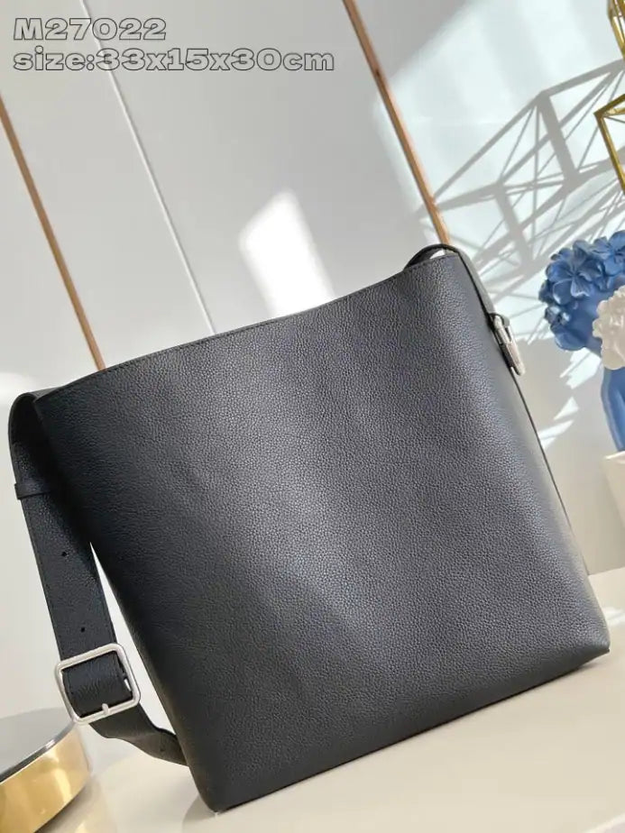 Louis Vuitton Verso Tote Bag – LW459
