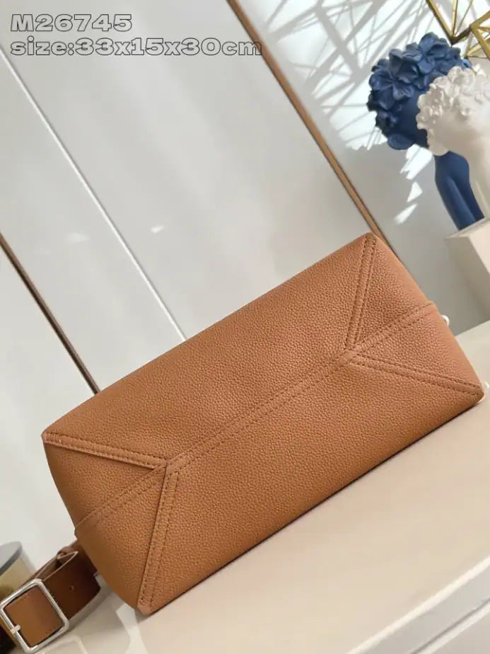 Louis Vuitton Verso Tote Bag – LW460