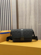 Louis Vuitton S-Cape Messenger Black Bag – LW136