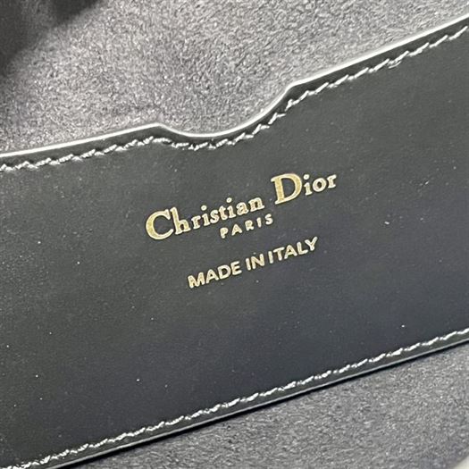 DIOR 30 MONTAIGNE AVENUE BAG BLACK BOX CALFSKIN – DOB102