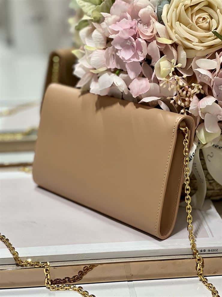 DIOR BOBBY EAST-WEST POUCH WITH CHAIN BEIGE SMOOTH CALFSKIN – DOB101
