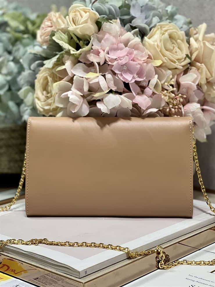 DIOR BOBBY EAST-WEST POUCH WITH CHAIN BEIGE SMOOTH CALFSKIN – DOB101