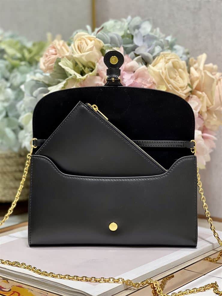 DIOR BOBBY EAST-WEST POUCH WITH CHAIN BLACK SMOOTH CALFSKIN – DOB098