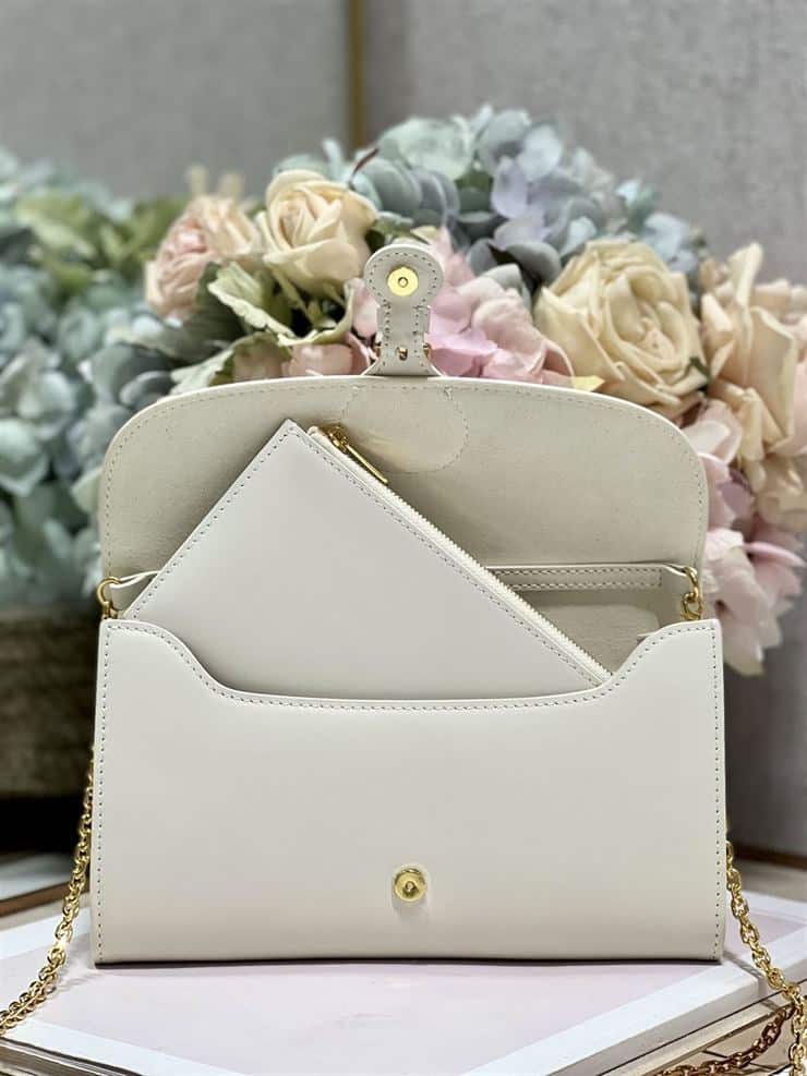 DIOR BOBBY EAST-WEST POUCH WITH CHAIN LATTE SMOOTH CALFSKIN – DOB099