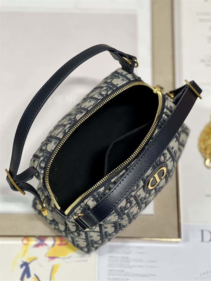 DIOR CARO D-COSY BAG BLUE DIOR OBLIQUE JACQUARD – DOB089