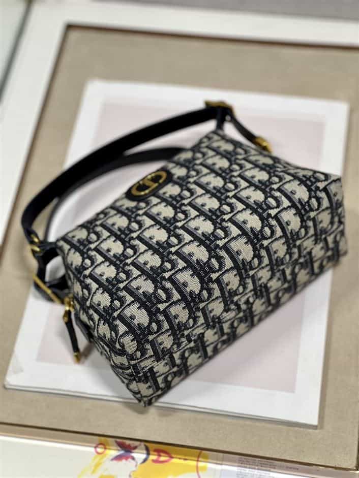 DIOR CARO D-COSY BAG BLUE DIOR OBLIQUE JACQUARD – DOB089