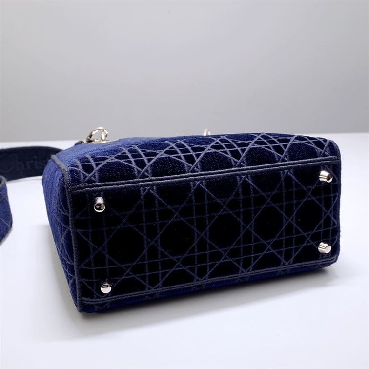 DIOR LAUNCHES NEW LADY D-LITE BAG IN VELVET – DOB015