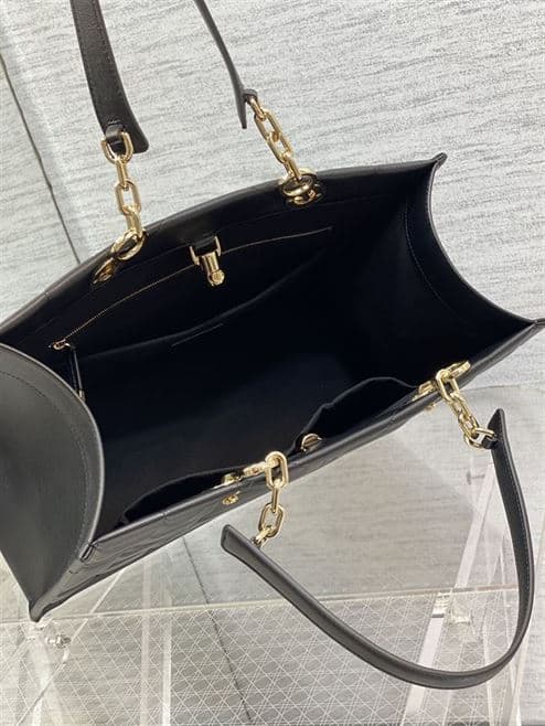 DIOR MEDIUM DIOR ESSENTIAL TOTE BAG BLACK ARCHICANNAGE CALFSKIN – DOB068