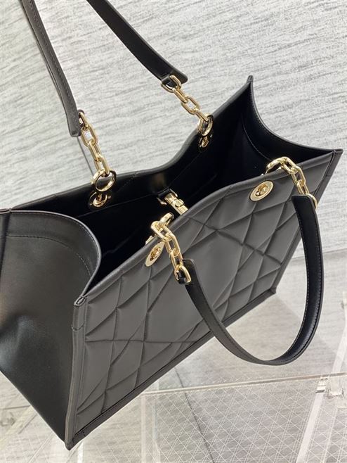 DIOR MEDIUM DIOR ESSENTIAL TOTE BAG BLACK ARCHICANNAGE CALFSKIN – DOB068