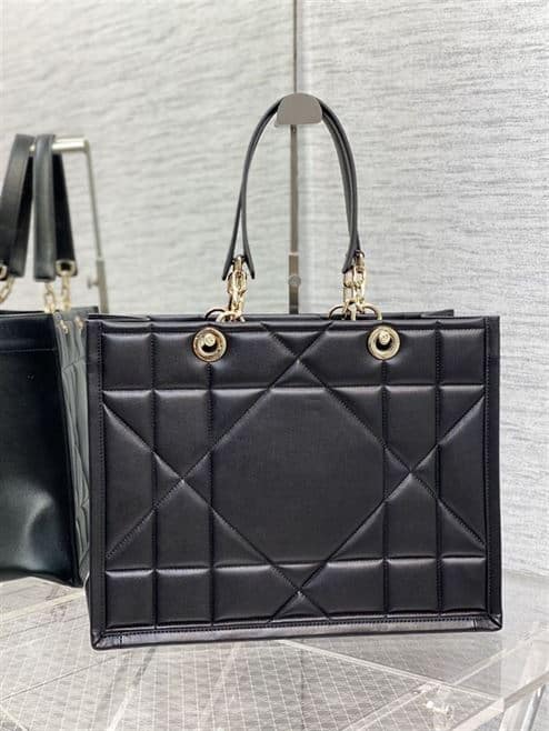 DIOR MEDIUM DIOR ESSENTIAL TOTE BAG BLACK ARCHICANNAGE CALFSKIN – DOB068