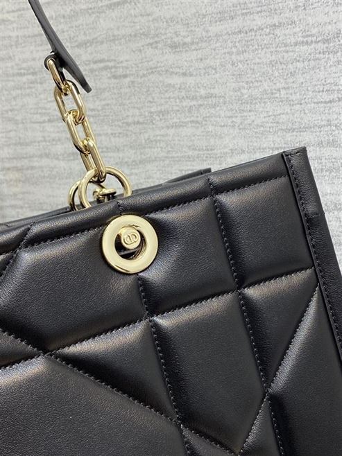 DIOR MEDIUM DIOR ESSENTIAL TOTE BAG BLACK ARCHICANNAGE CALFSKIN – DOB068