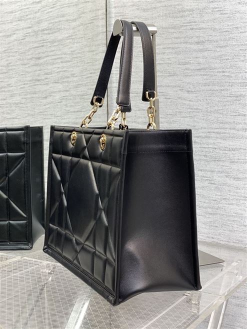 DIOR MEDIUM DIOR ESSENTIAL TOTE BAG BLACK ARCHICANNAGE CALFSKIN – DOB068