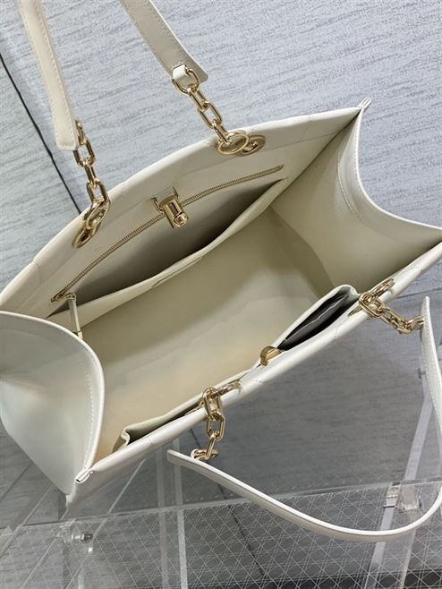 DIOR MEDIUM DIOR ESSENTIAL TOTE BAG WHITE ARCHICANNAGE CALFSKIN – DOB069