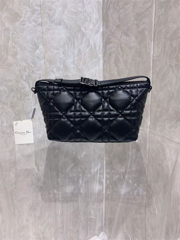 DIOR MEDIUM DIORTRAVEL NOMAD POUCH BLACK MACROCANNAGE CALFSKIN – DOB078