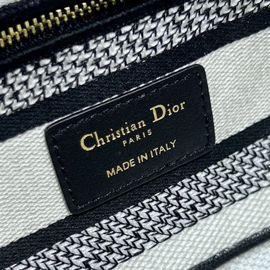 DIOR MEDIUM LADY D-JOY BAG – DOB026
