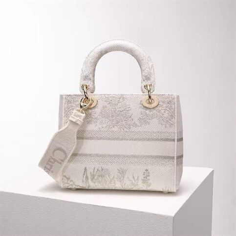 DIOR MEDIUM LADY D-LITE WHITE BAG – DOB010