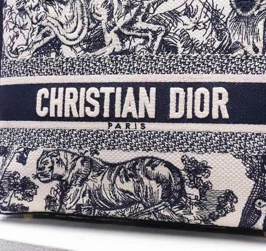 DIOR MEDIUM LADY D-LITE BAG BLUE TOILE DE JOUY REVERSE EMBROIDERY – DOB008