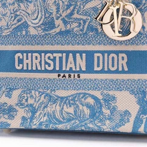 DIOR MEDIUM LADY D-LITE BAG CORNFLOWER BLUE TOILE DE JOUY EMBROIDERY – DOB009