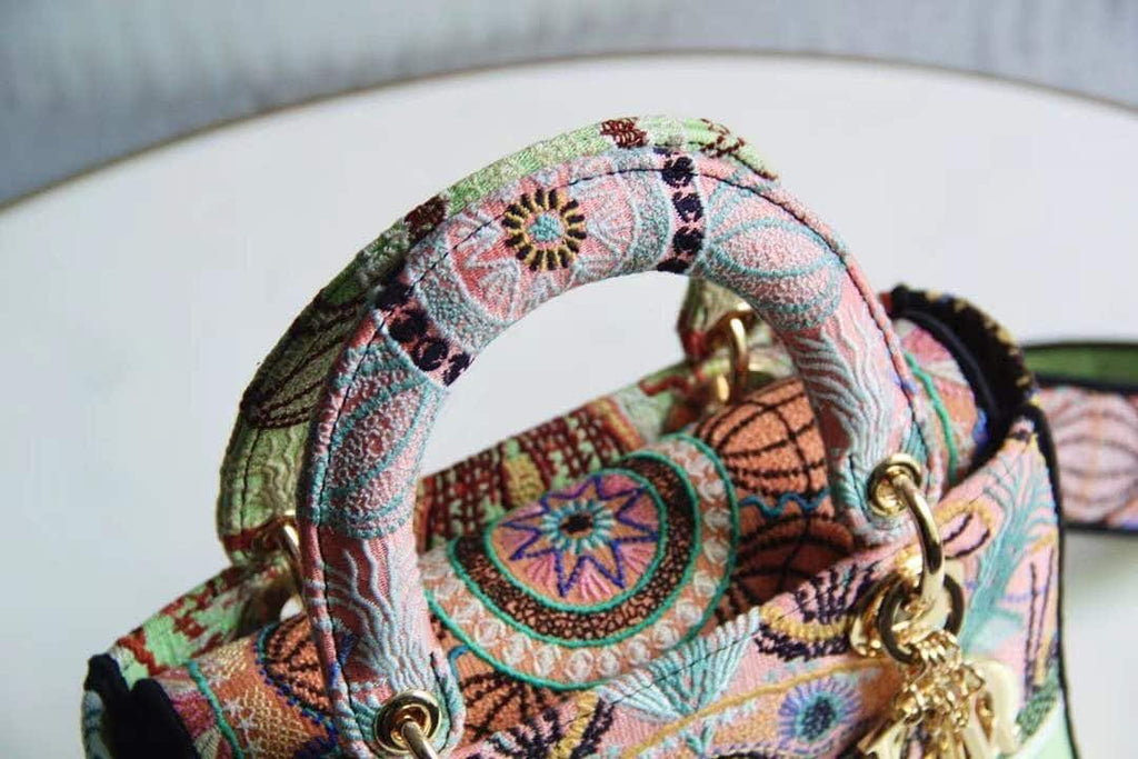 DIOR MEDIUM LADY D-LITE BAG IN MULTICOLOR LIGHTS EMBROIDERY – DOB017