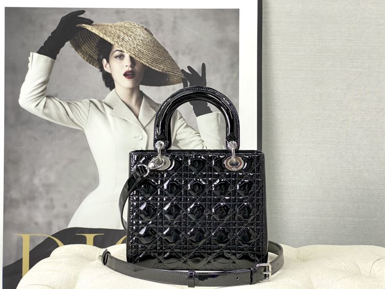 DIOR MEDIUM LADY DIOR BAG BLACK PATENT CANNAGE CALFSKIN – DOB037